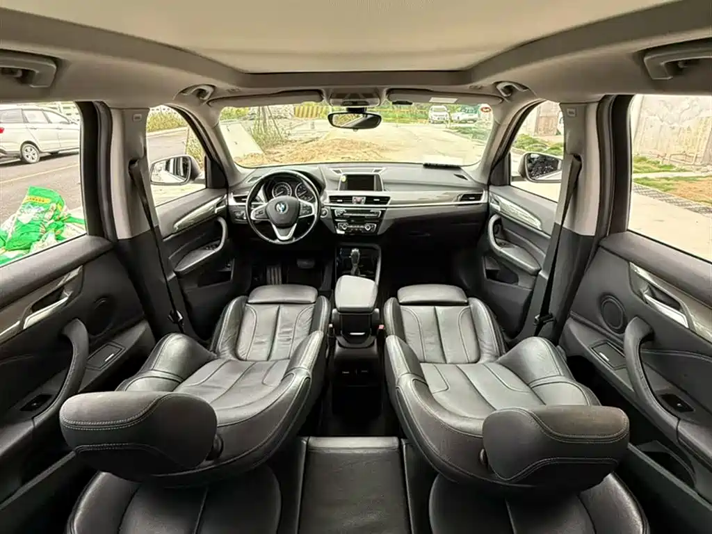 BMW X1 2016 sDrive18Li Luxury Model фото 7