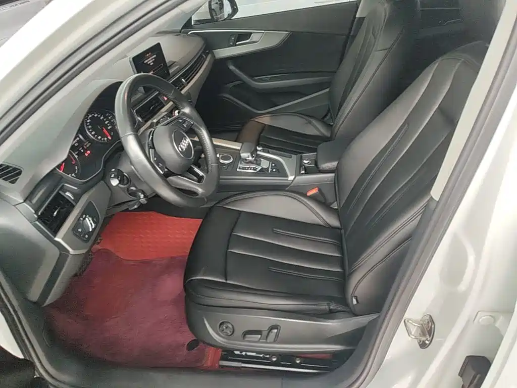 Фото 11 - Audi A4L