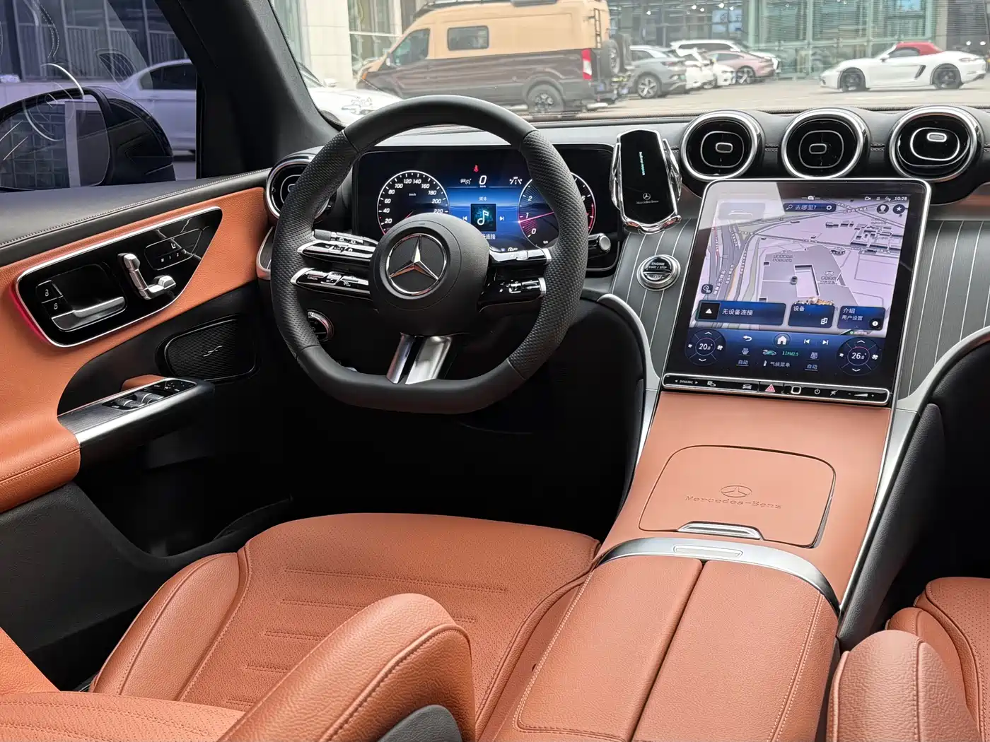 Mercedes-Benz GLC 2023 GLC 260 L 4MATIC Luxury 5-Seater фото 19