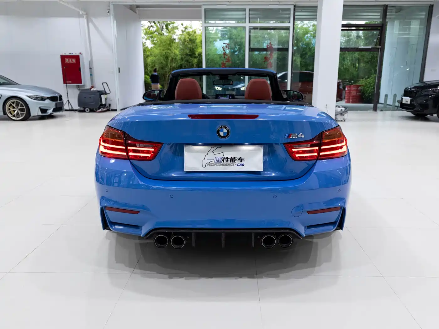 Photo 5 - BMW M4