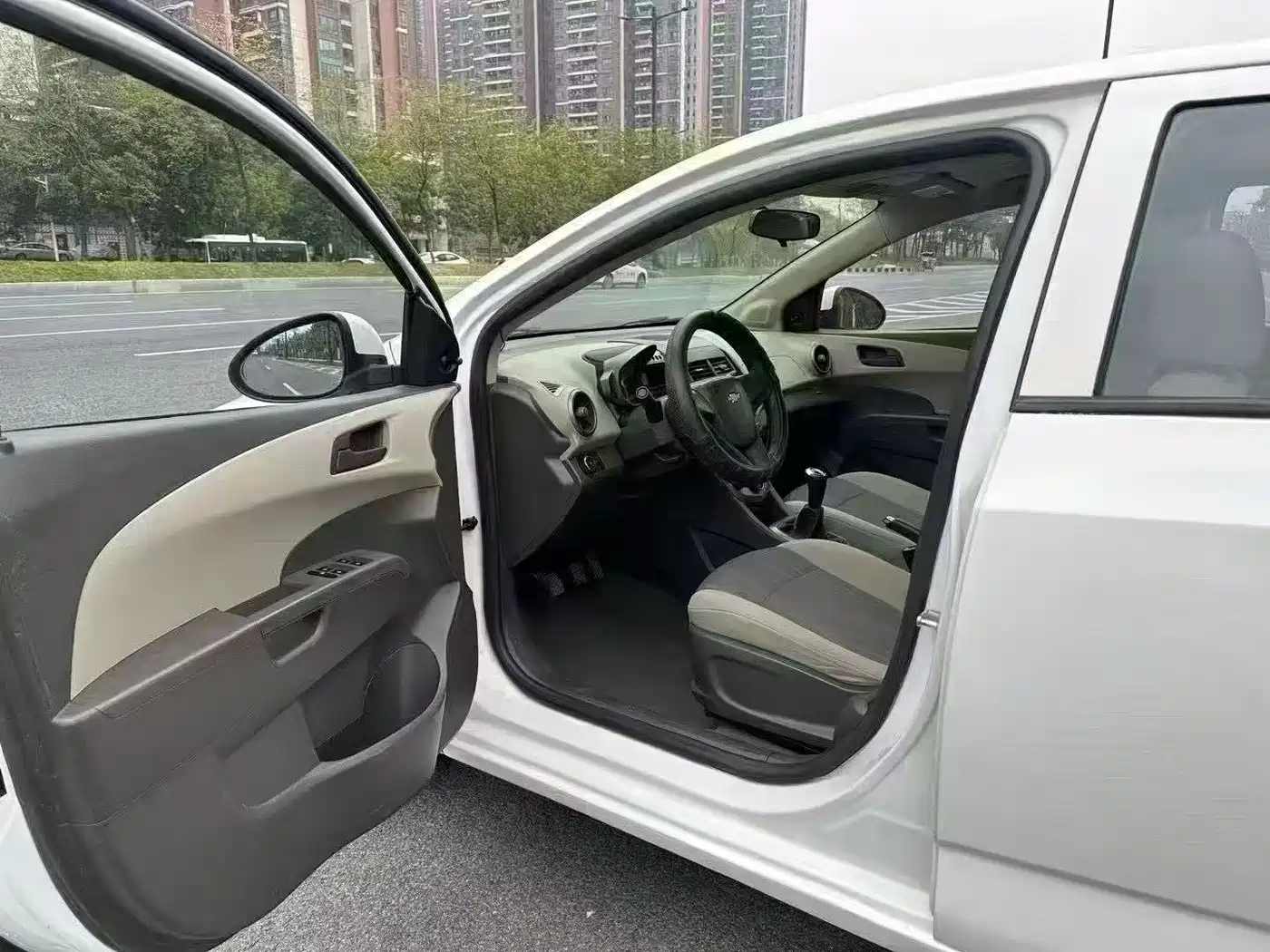 Chevrolet Aveo 2014 2011 Sedan 1.4L MT SL