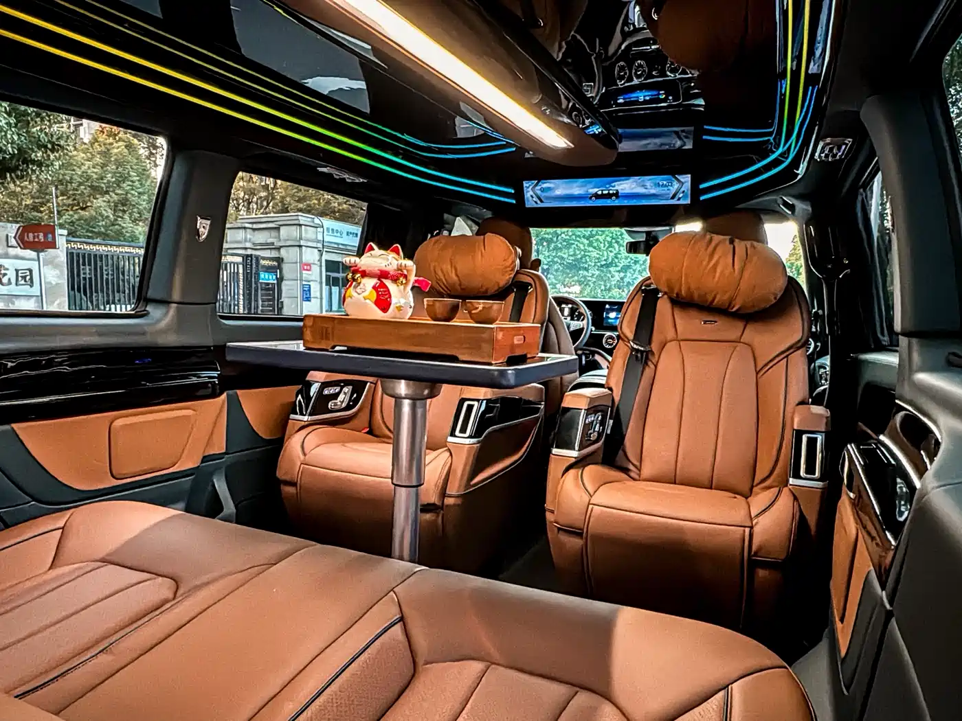 Mercedes-Benz Vito 2023 2.0T Business 7-Seater фото 13