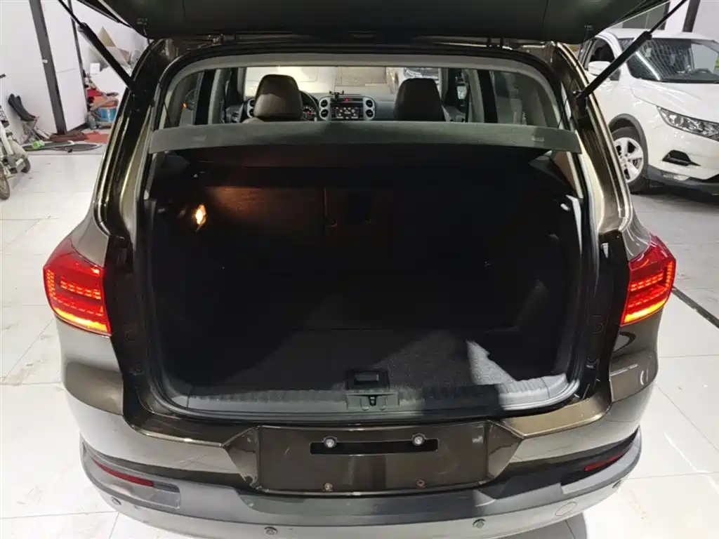 Volkswagen Tiguan 2015 1.8TSI Automatic 2WD Highline фото 19