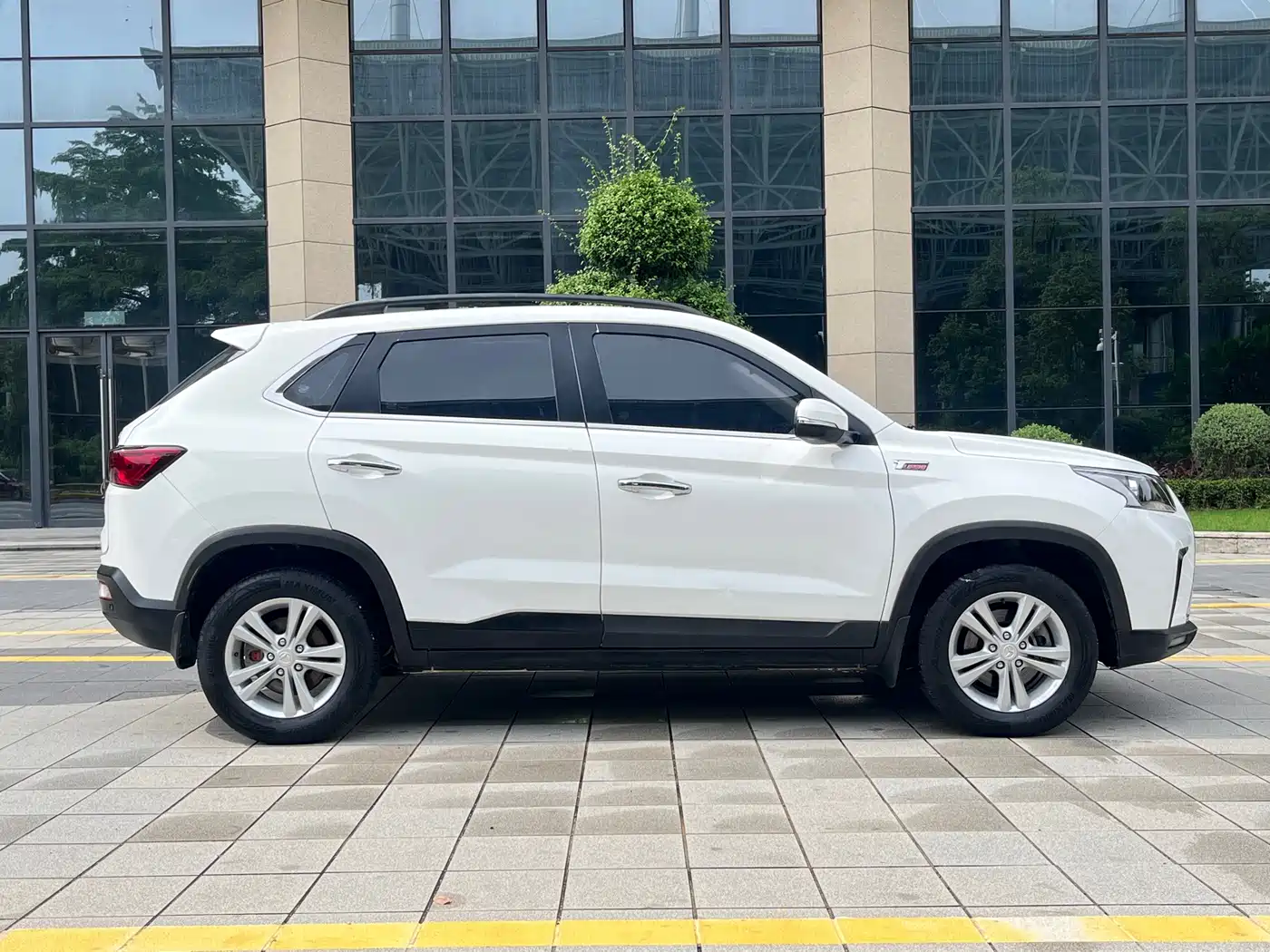 BAIC Huansu S5 2018 2017 1.3T Manual Luxury