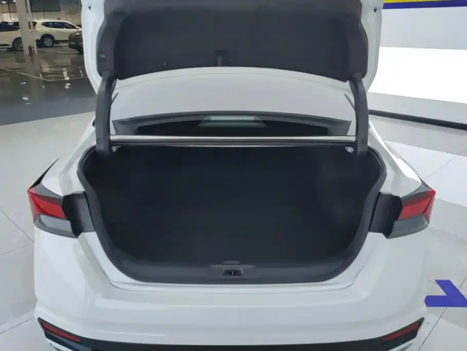 Nissan Teana 2025 2022 2.0L XL-Upr Premium Edition