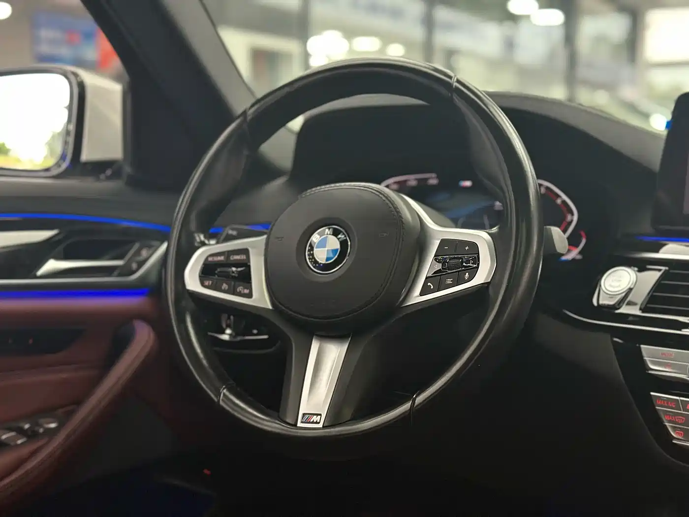 BMW 5 Series 2021 525Li M Sport Package фото 9