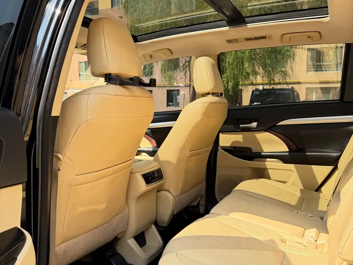 Toyota Highlander 2015 2.0T AWD Luxury Edition 7-seater фото 6