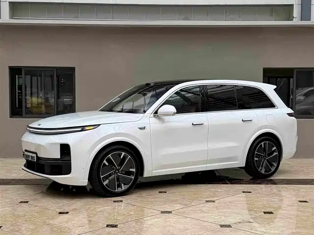 Li Auto Li L8 2025