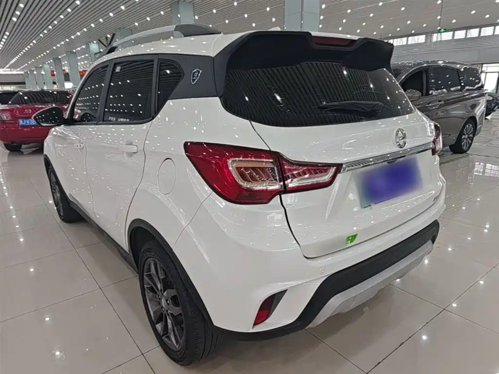 JIANGLING GROUP NEW ENERGY Easy to EX5