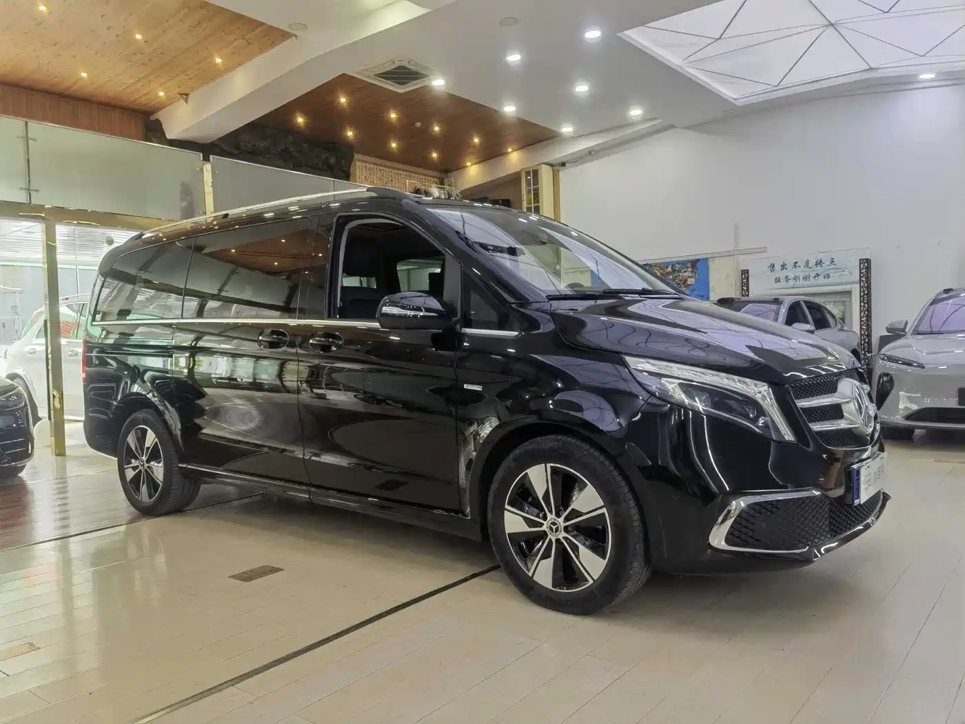 Mercedes-Benz V-Class 2022 V 260 Prestige Edition фото 3