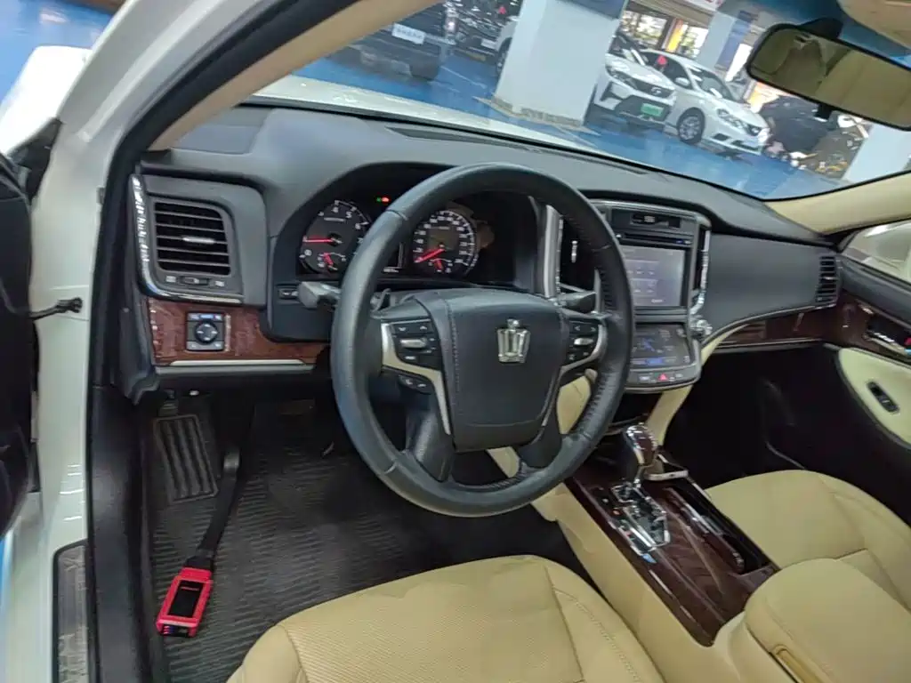 Toyota Crown 2019 2018 2.0T Fashion Edition
