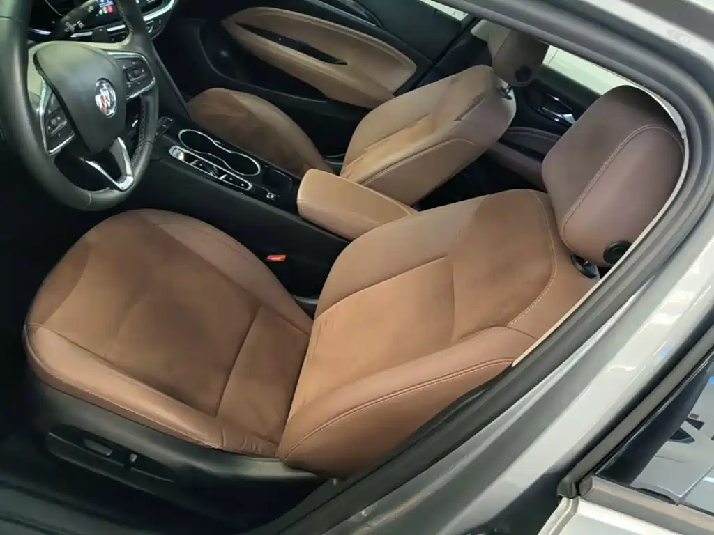 Photo 15 - Buick Regal