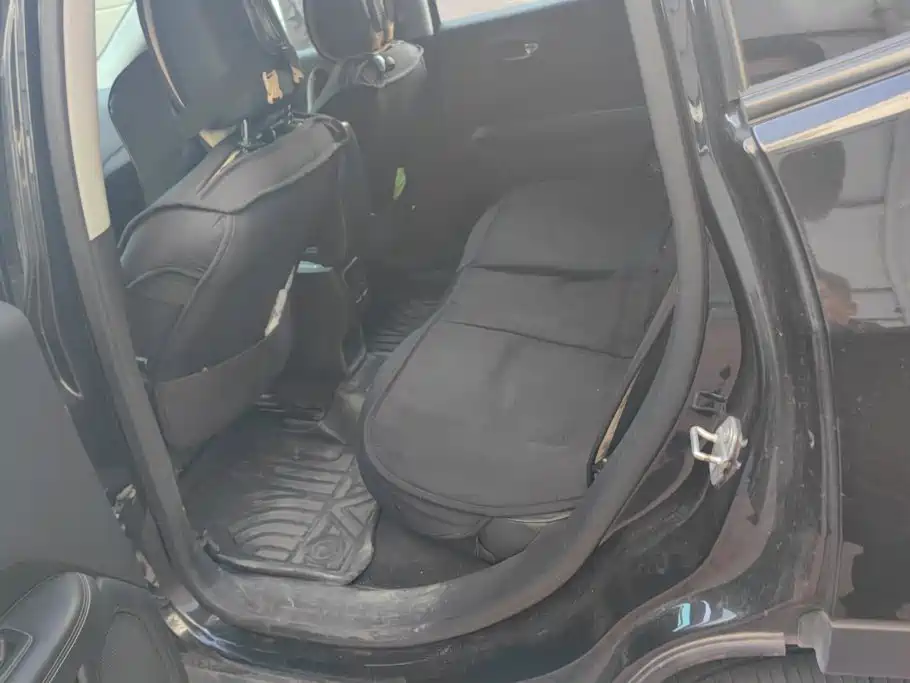 Photo 11 - Jeep Compass