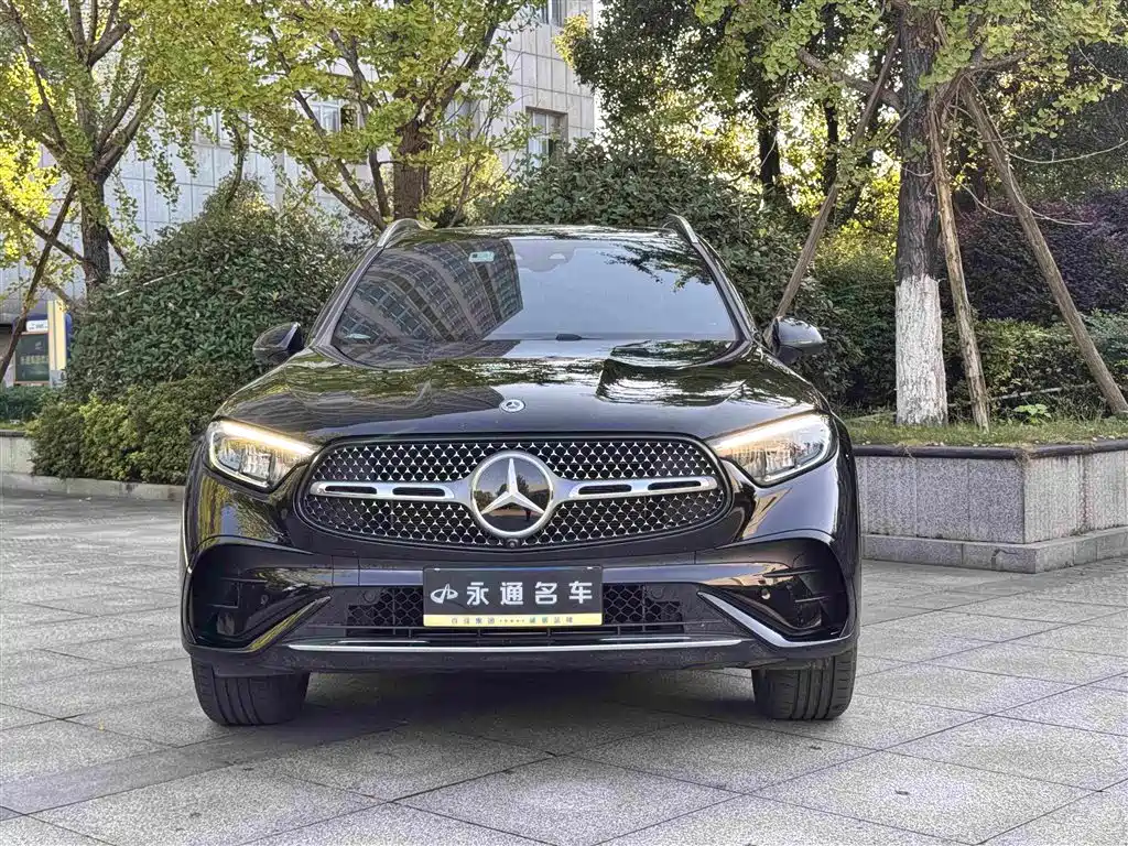 2026 Mercedes-Benz GLC