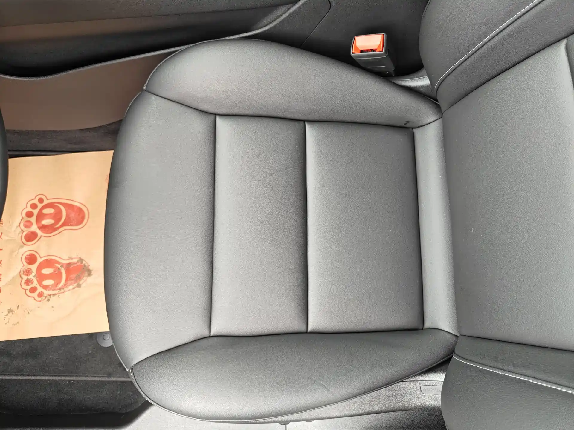 Photo 10 - Cadillac XT4