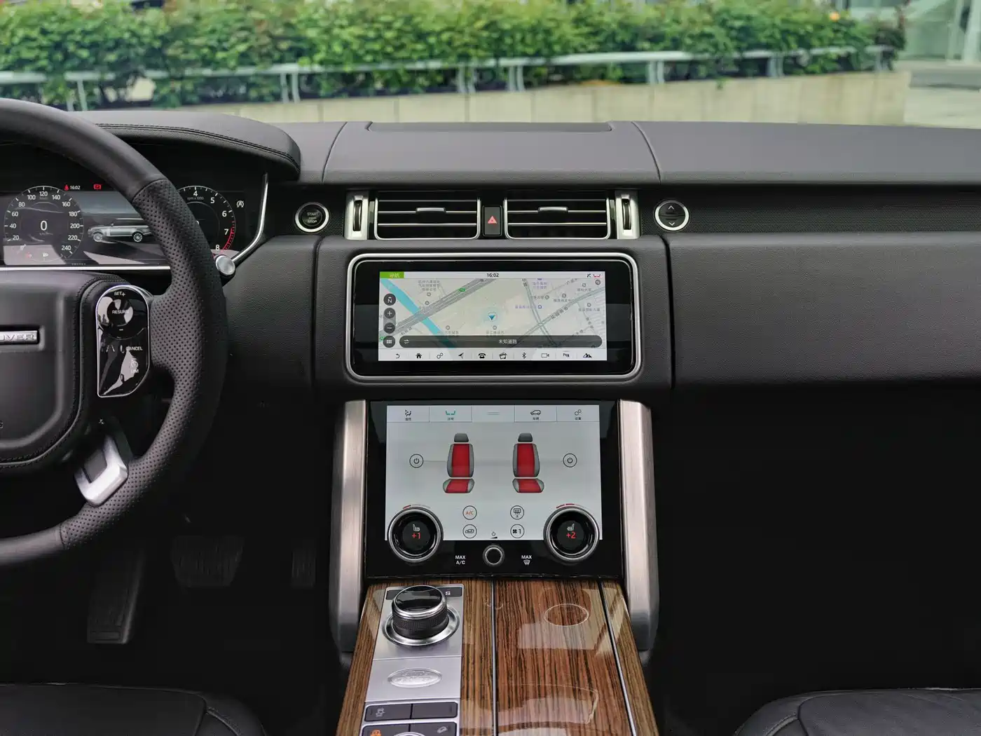 Land Rover Range Rover 2019 3.0 SC V6 Golden Age Edition фото 9
