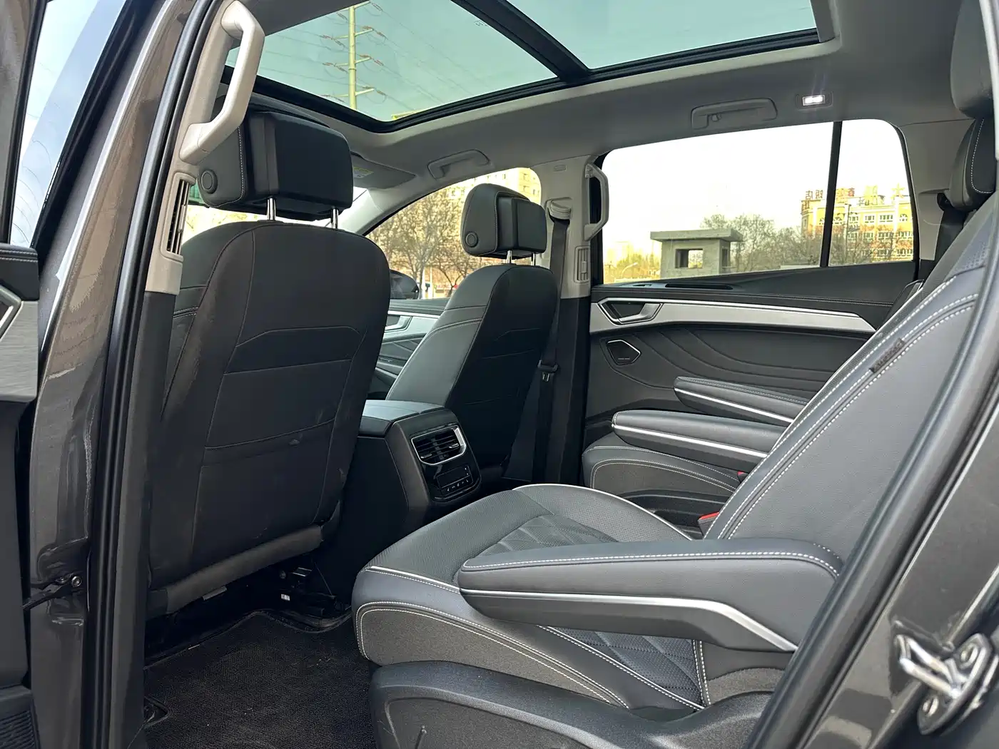 Volkswagen Talagon 2023 Facelift 530TSI 4WD Flagship Victory Pro Edition 6-Seater фото 5