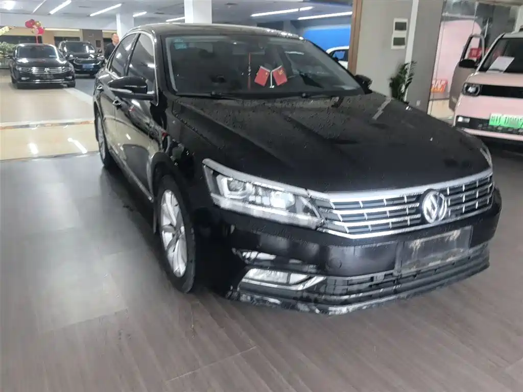Volkswagen Passat 2017 330TSI DSG Prestige фото 4