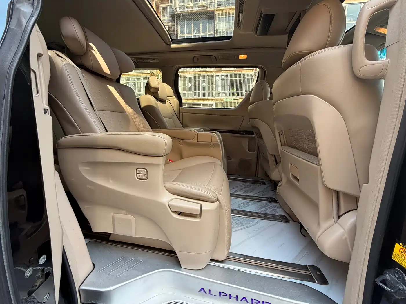 Toyota Alphard 2011 Model 2.4L Luxury фото 12