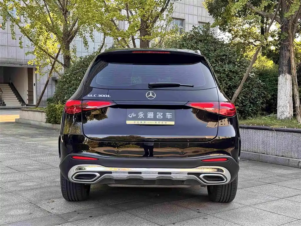 Фото 12 - Mercedes-Benz GLC