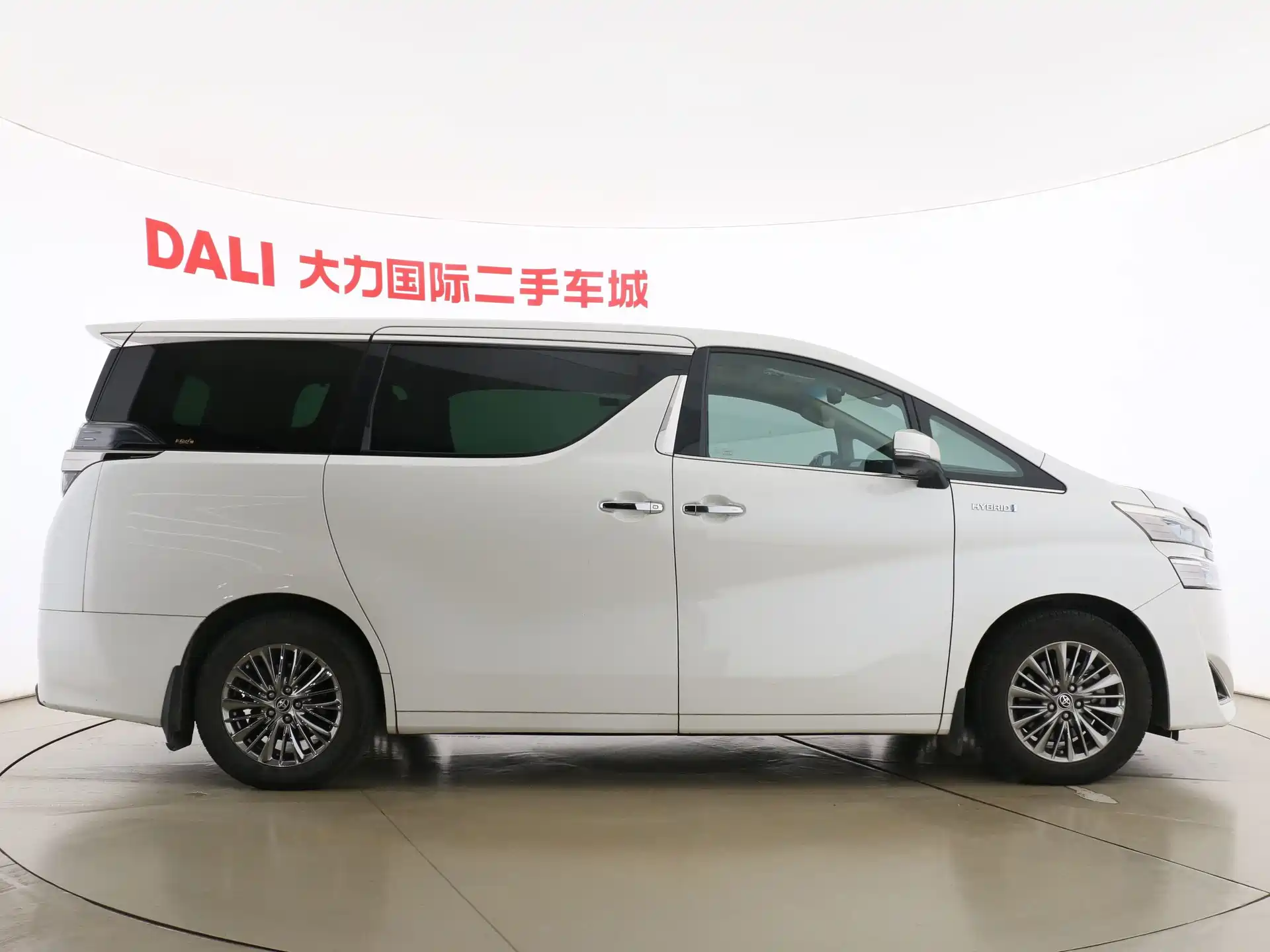 Фото 4 - Toyota Vellfire