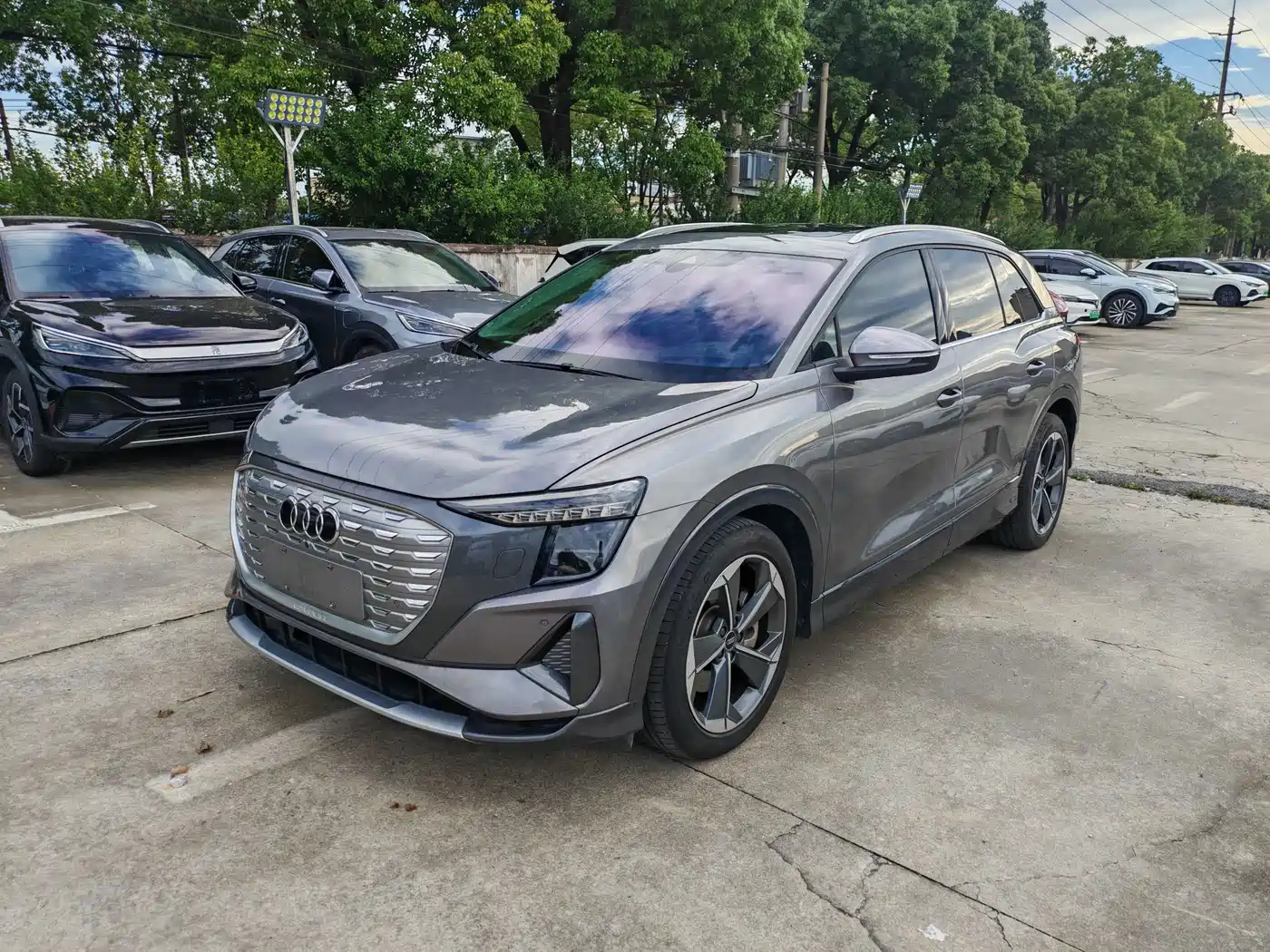 Audi Q5 e-tron 2024 2023 40 e-tron Starlight Edition Brocade Package