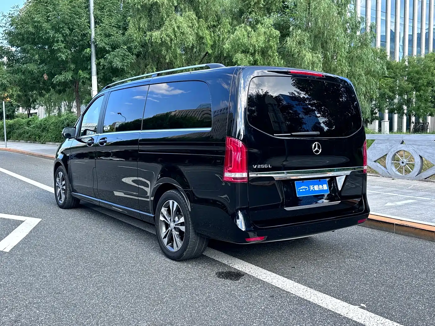 Mercedes-Benz V-Class 2017 2016 V 260 L Premium Long