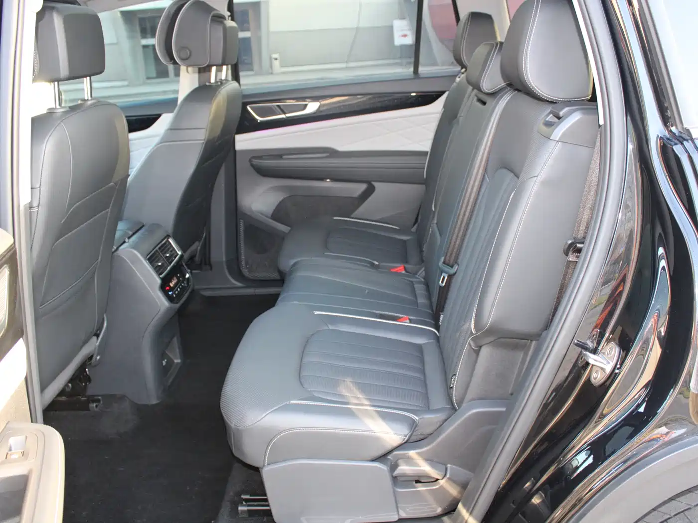Volkswagen Teramont 2024 380TSI 4WD Prestige Luxury Edition фото 9