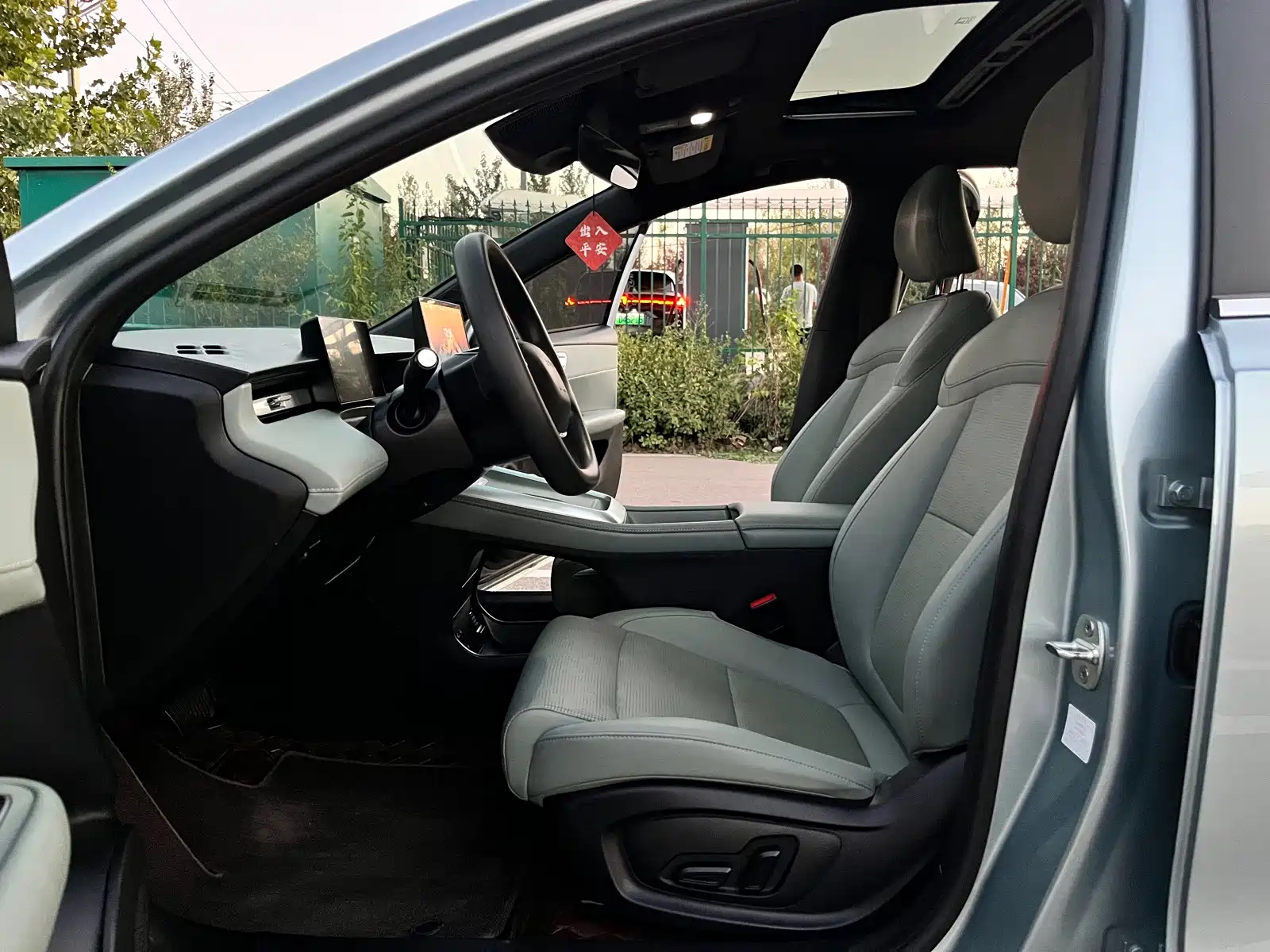 Фото 7 - Roewe D6