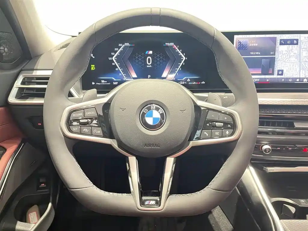 BMW 3 Series 2025 330Li M Sport Night Edition фото 12