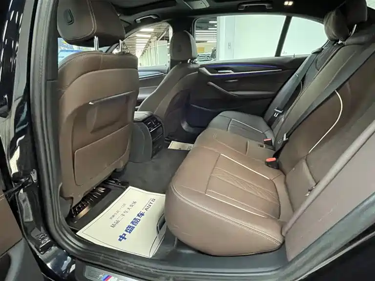BMW 5 Series 2023 530Li Leading M Sport Package фото 18