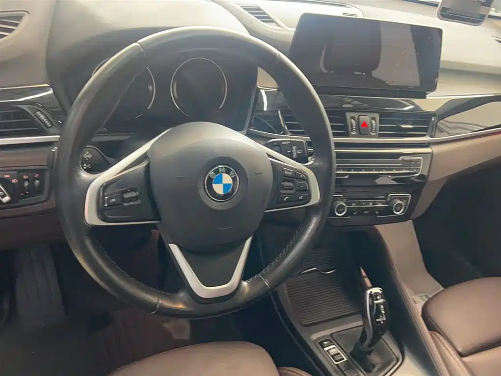 BMW X1 2020 sDrive25Li Leading Model фото 11