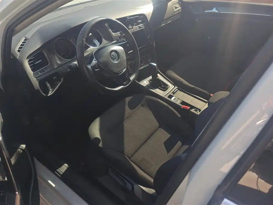 Volkswagen Golf 2015 1.4TSI Automatic Comfort фото 9
