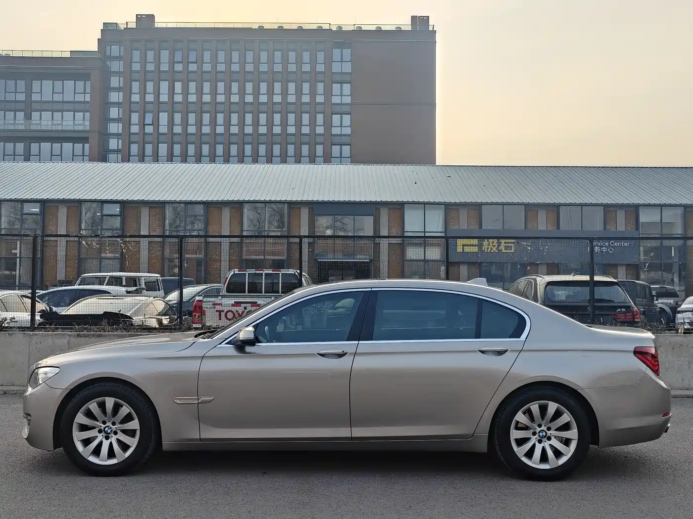 BMW 7 Series 2013 Model 740Li Leading фото 6