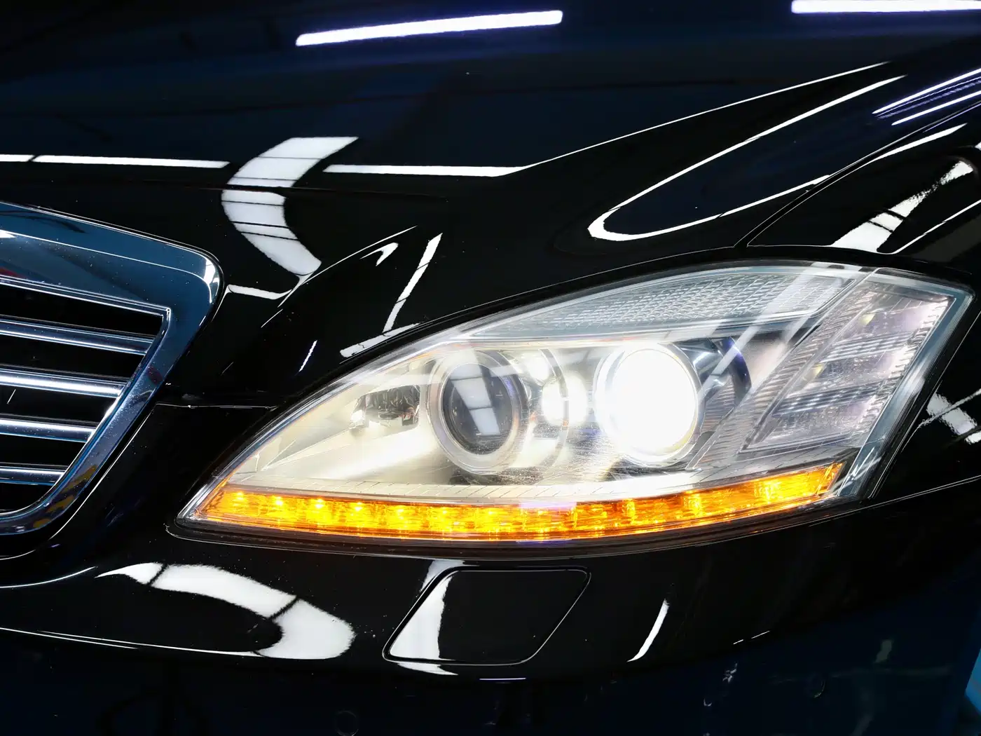 Mercedes-Benz S-Class 2010 S 350 L 4MATIC фото 4