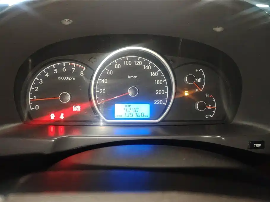 Hyundai Elantra 2011 1.6L Manual Luxury фото 14