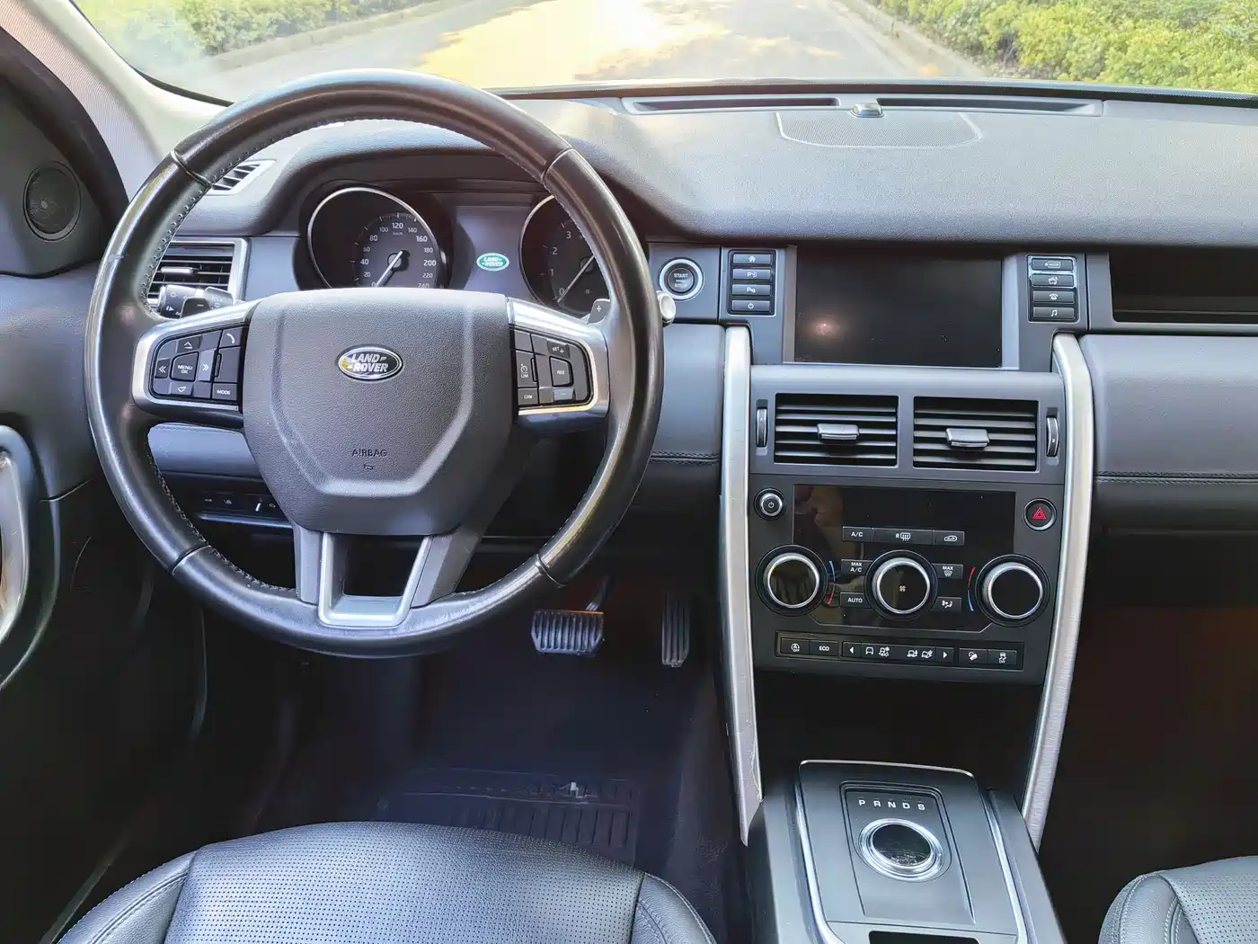 Land Rover Discovery Sport 2018 240PS SE Edition фото 8