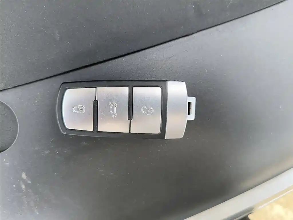 Volkswagen FAW-Volkswagen CC 2018 1.8TSI Luxury фото 9