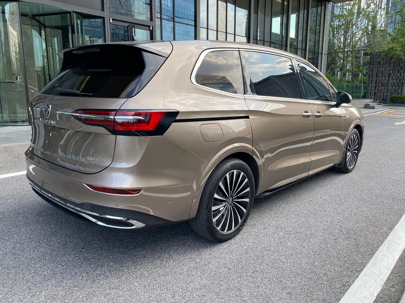 Volkswagen Viloran 2020 2020 380TSI Premium