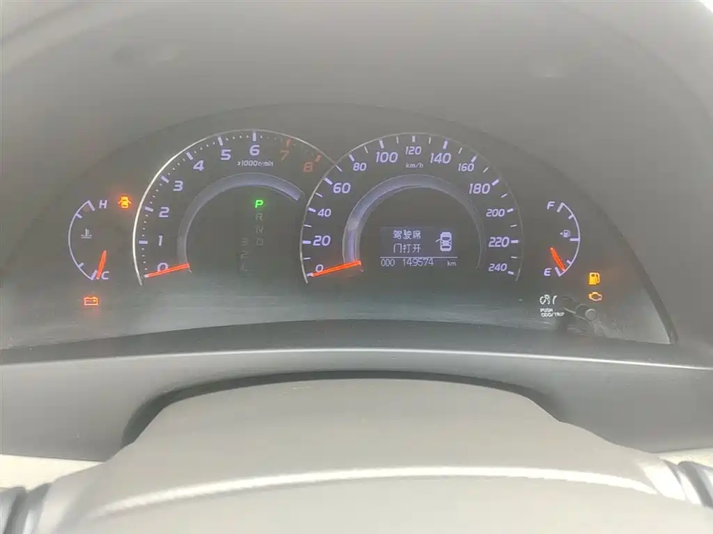 Toyota Camry 2013 200G Classic Luxury Edition фото 12