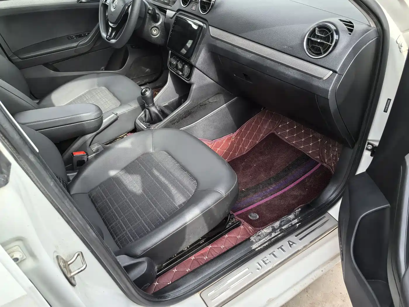 Volkswagen Jetta 2017 1.5L Manual Comfort фото 12