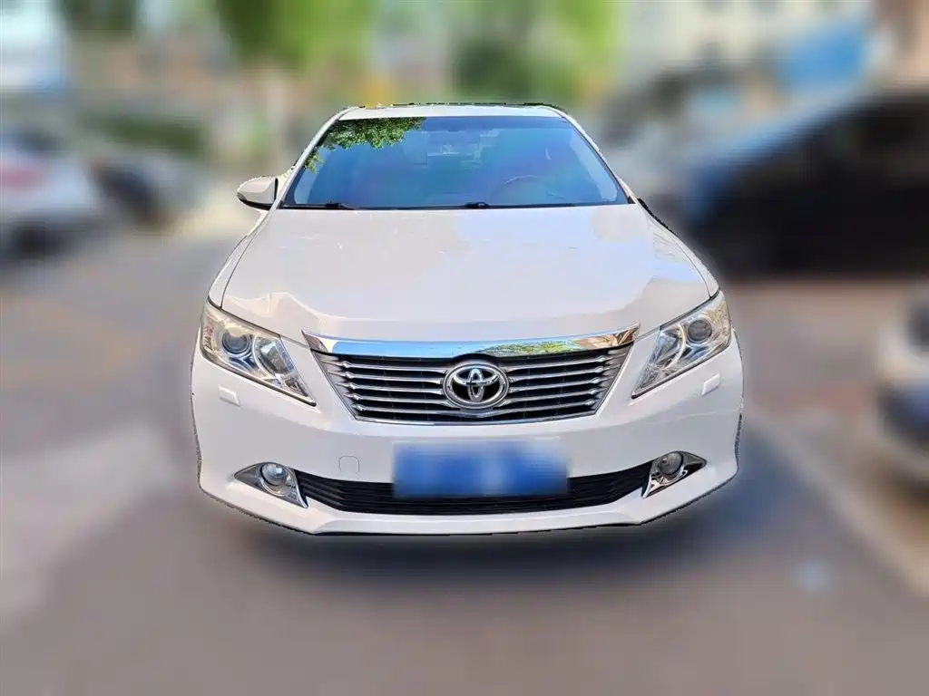 Toyota Camry 2012 2.5G Luxury Edition фото 2