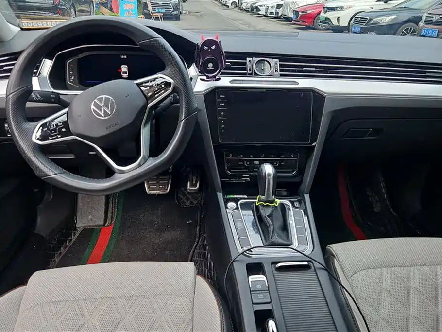 Volkswagen Magotan 2023 Model 2 Million Commemorative Edition 330TSI DSG Luxury фото 12