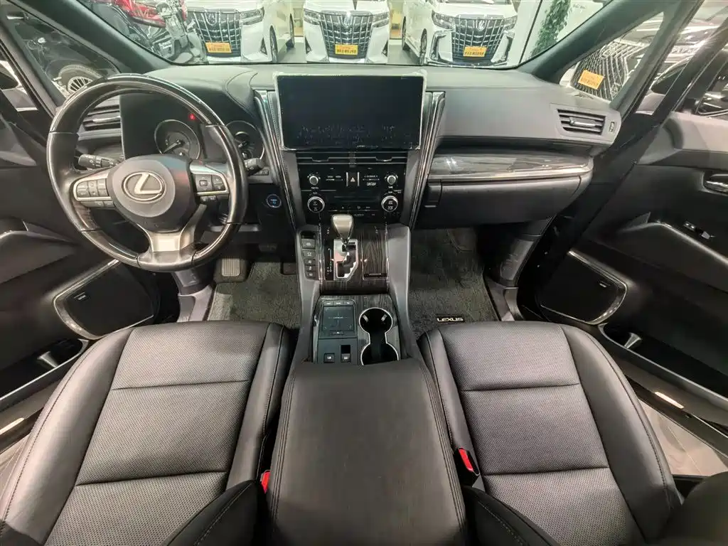 Lexus LM 2020 300h 4-Seat Imperial Edition фото 11