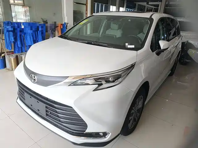 TOYOTA SIENNA 2026