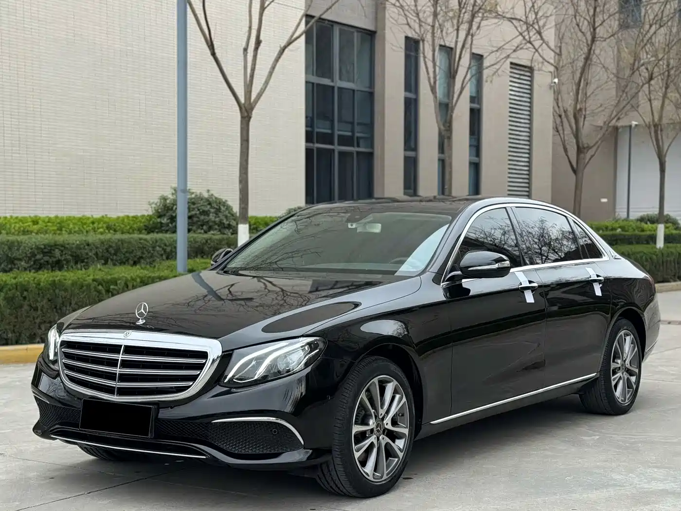 Mercedes-Benz E-Class 2019 E 260 L фото 2