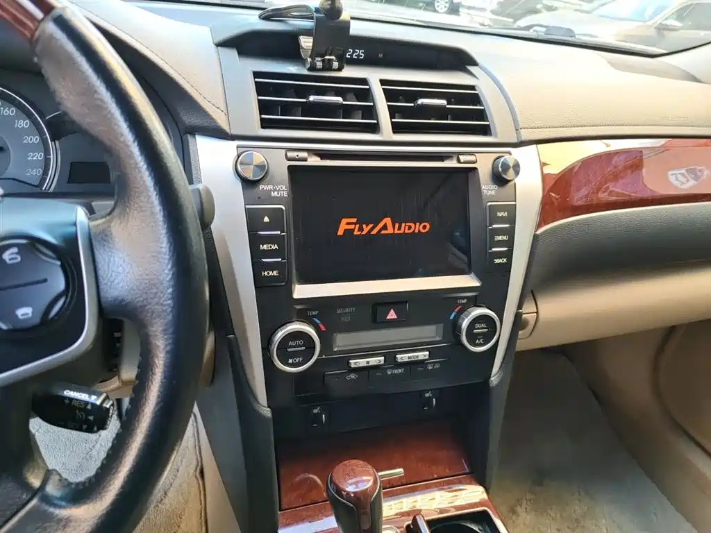 Toyota Camry 2012 2.5G Luxury Edition фото 14