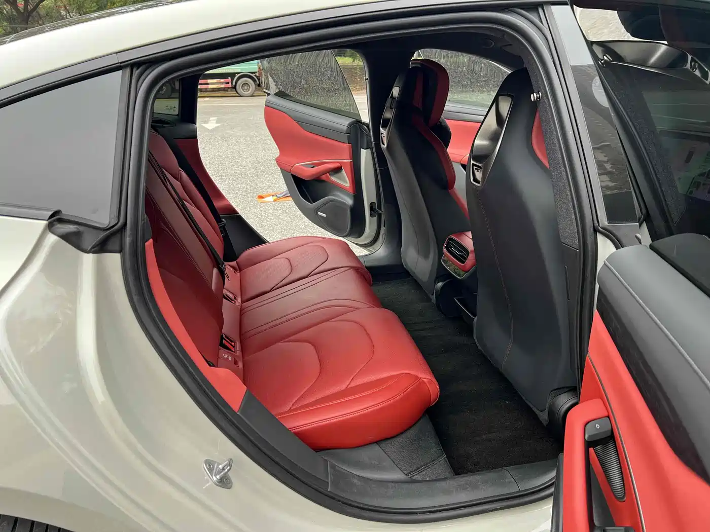 Xiaomi Auto Xiaomi SU7 2024 RWD Ultra Long Range Advanced Smart Driving Pro Edition фото 6