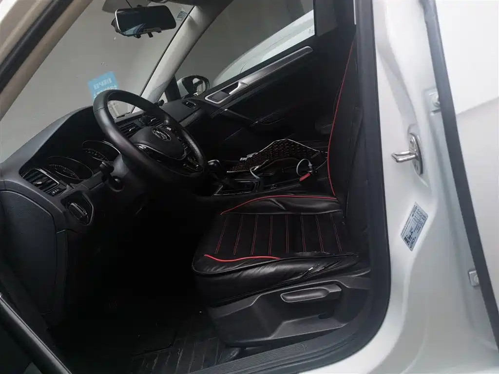 Volkswagen Golf 2018 230TSI Automatic Comfort фото 16