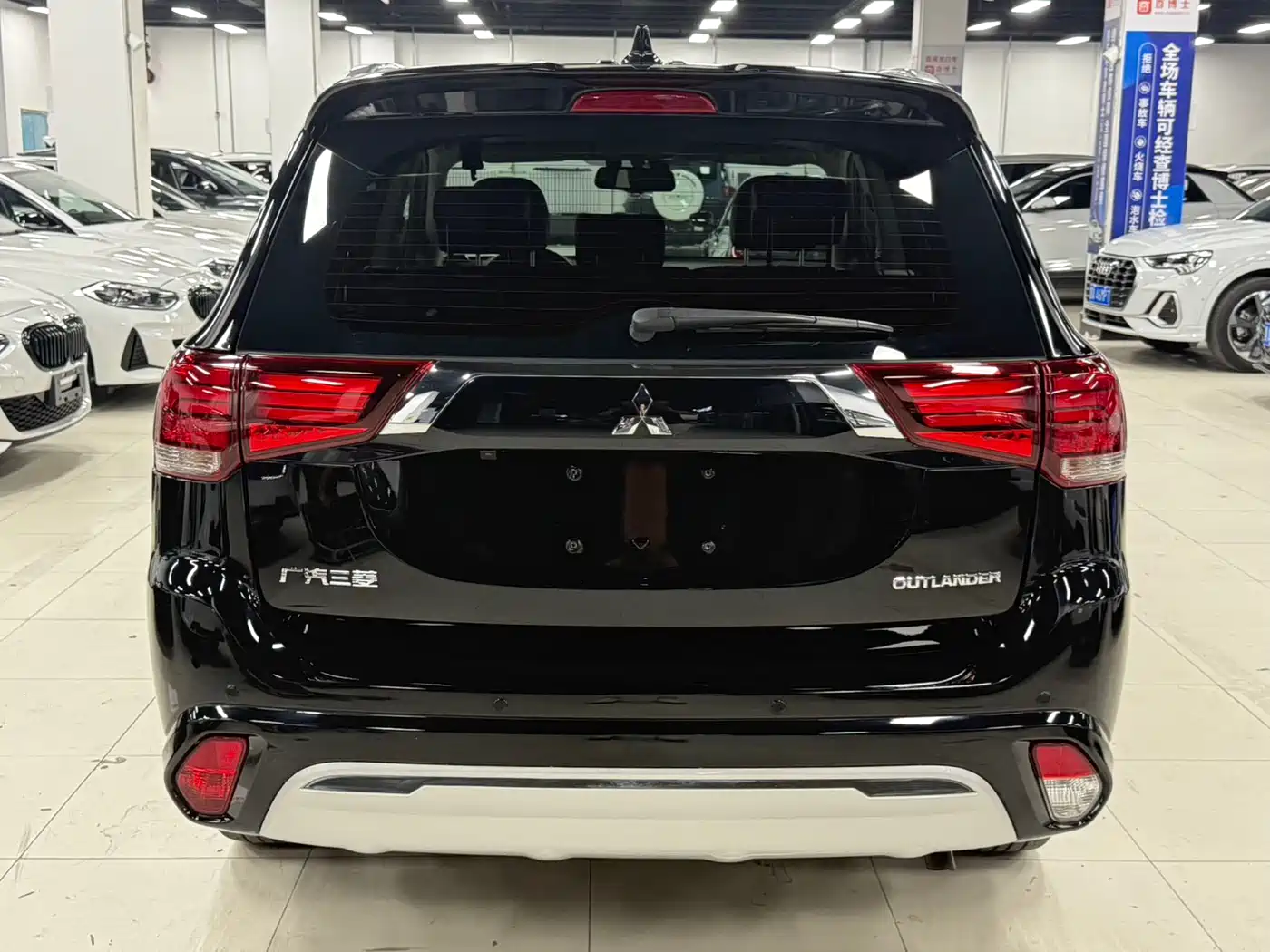 Mitsubishi Outlander 2021 Facelift 2.0L 2WD Premium Edition 5-Seater фото 6